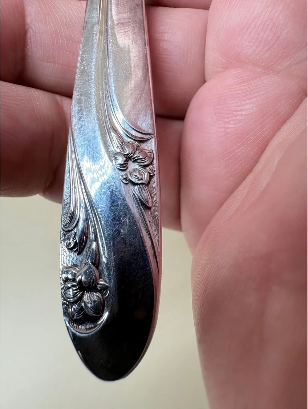 Holmes & Edwards Deep Silver Floral Master Butter Knife 6.5”